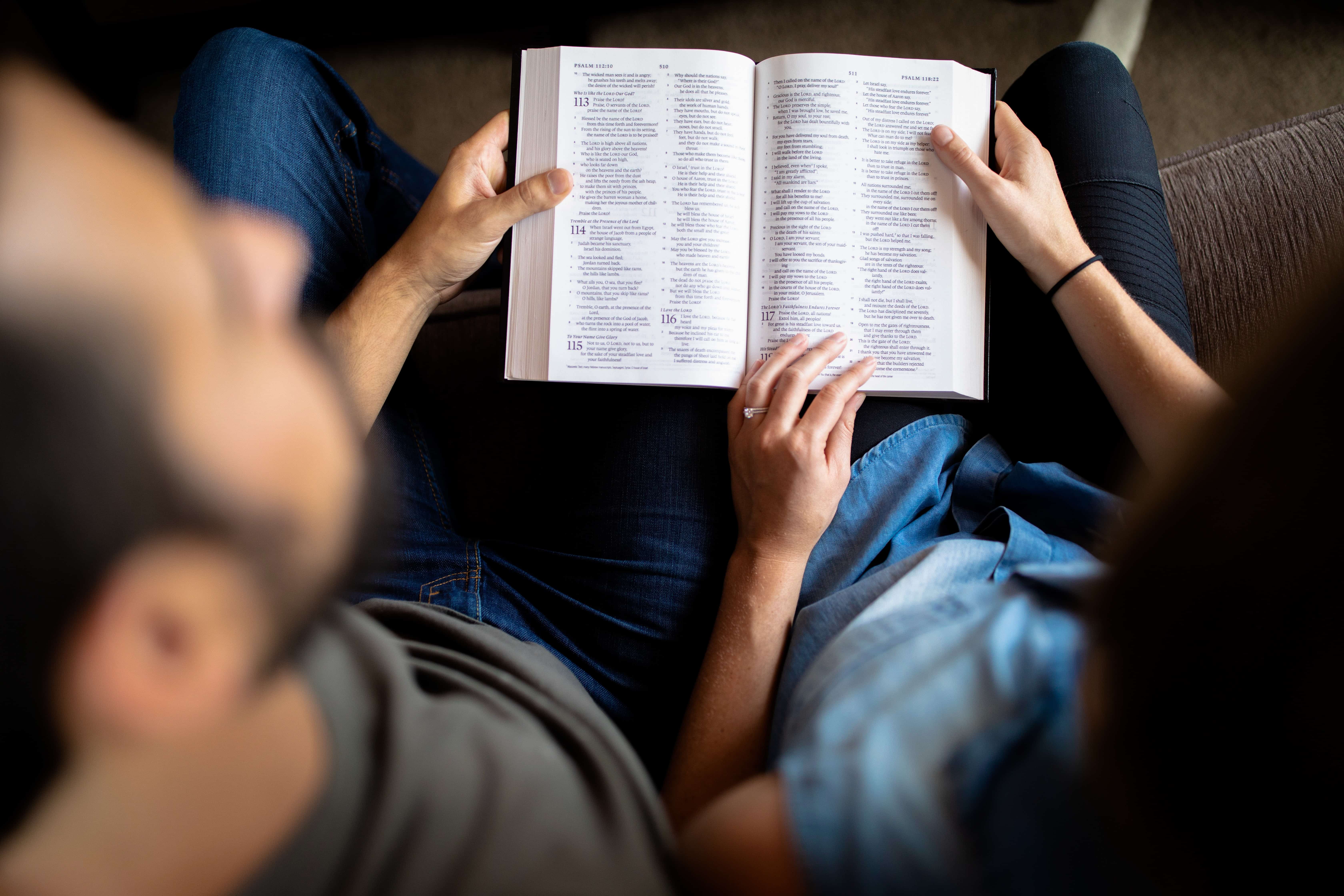 How to Read The Bible In A Year – Reading Plans Included!